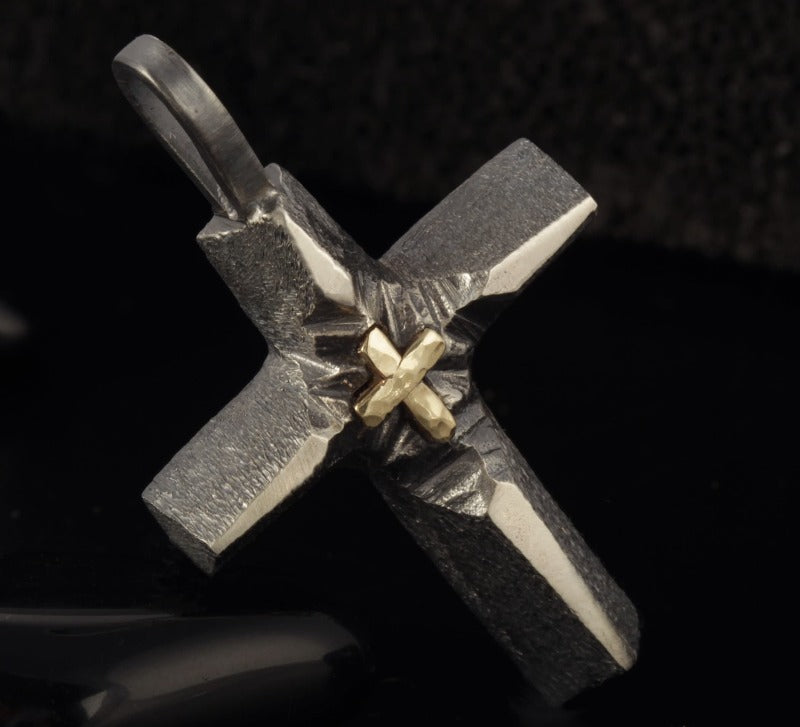 Mens cross 2025 pendant silver