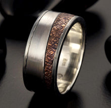 Close-up of the textured, organic hammered pattern on the copper inlay of the RS-1252 ring