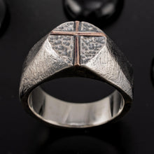 Macro detail of the RS-1425 ring, highlighting the contrast between the copper cross and oxidized silver background.