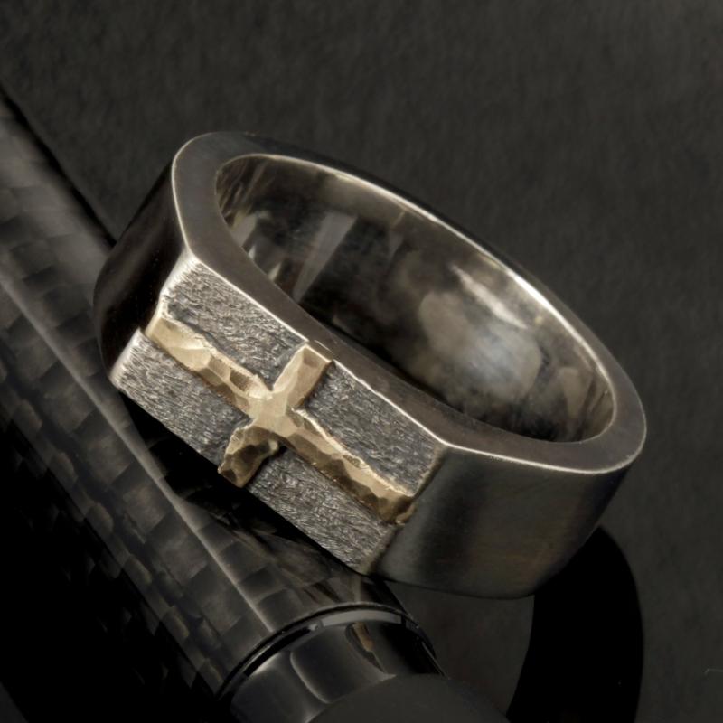 Mens Band - Men's Ring - Mens Jewelry - Mens Cross Ring - Hammered mens ring band - Personalized Ring - Mens Gift -  RS-1275